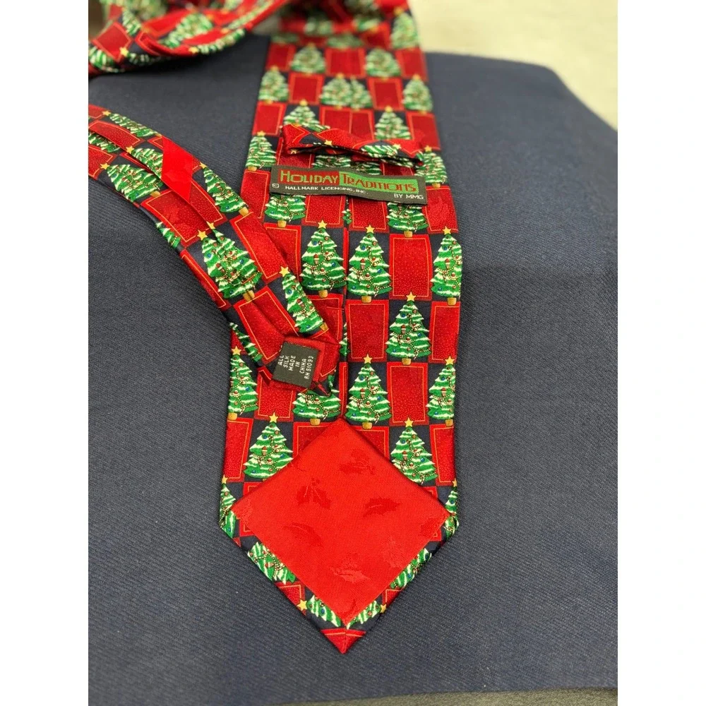 Holiday Traditions Hallmark Christmas Tree Necktie Mens Red Silk Novelty Tie